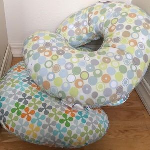 Nursing pillows